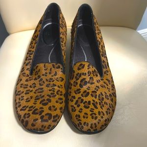 Dansko Leopard Print Size EU 42 (US 10) Slip On Dress Shoes